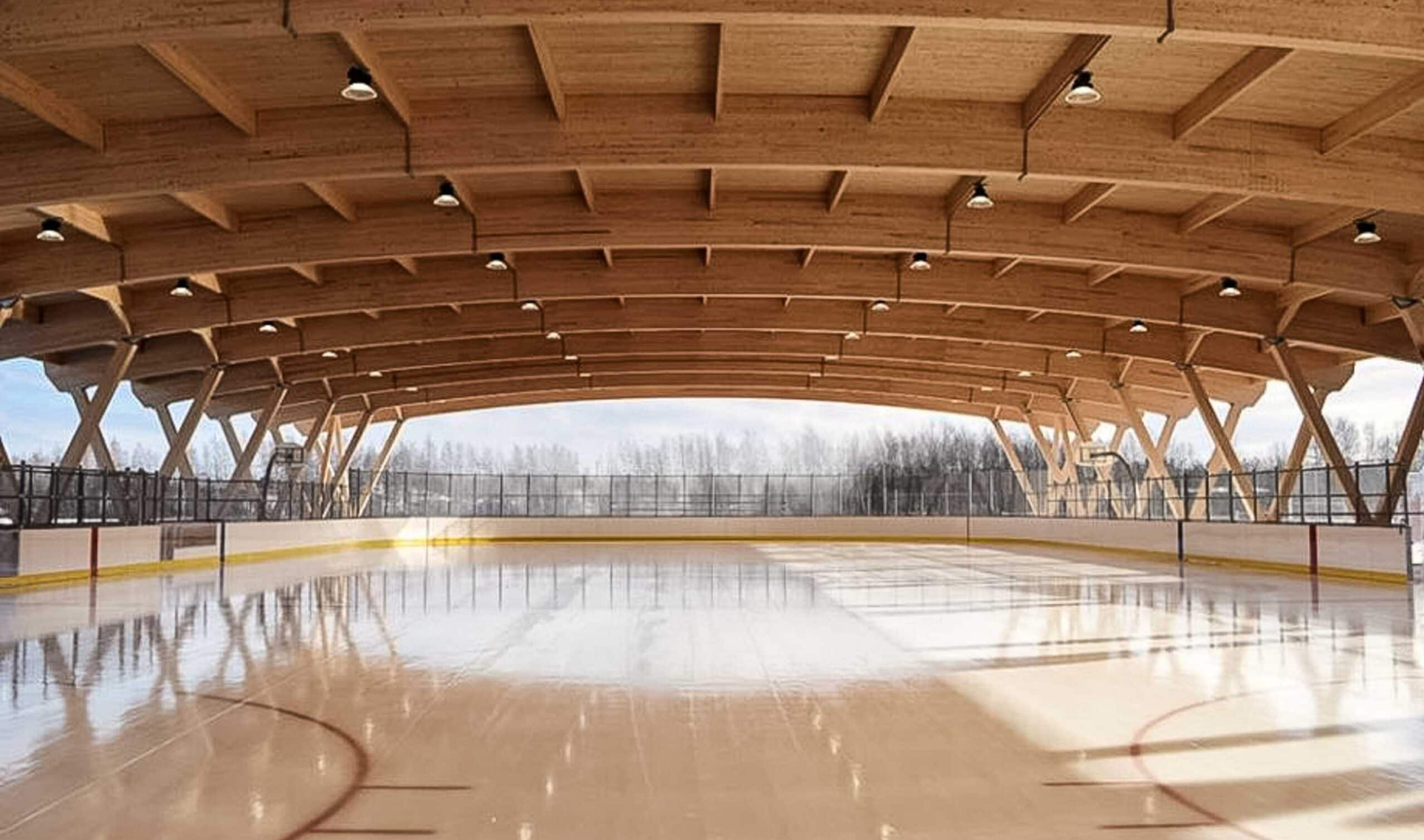 Intérieur de la patinoire réfrigérée de Saint-Jérôme