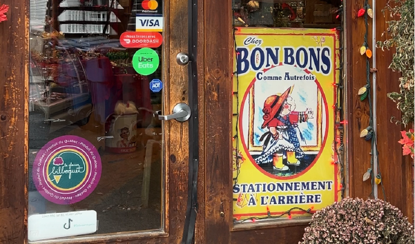 Front of the store Chez Bonbons comme autrefois