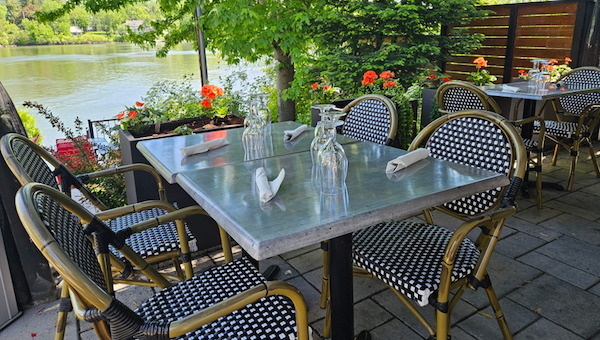 Terrasse avec vue sur le Richelieu