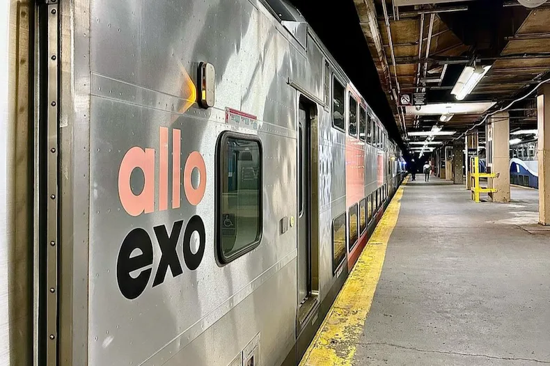 Train exo stationné à la gare Bonaventure